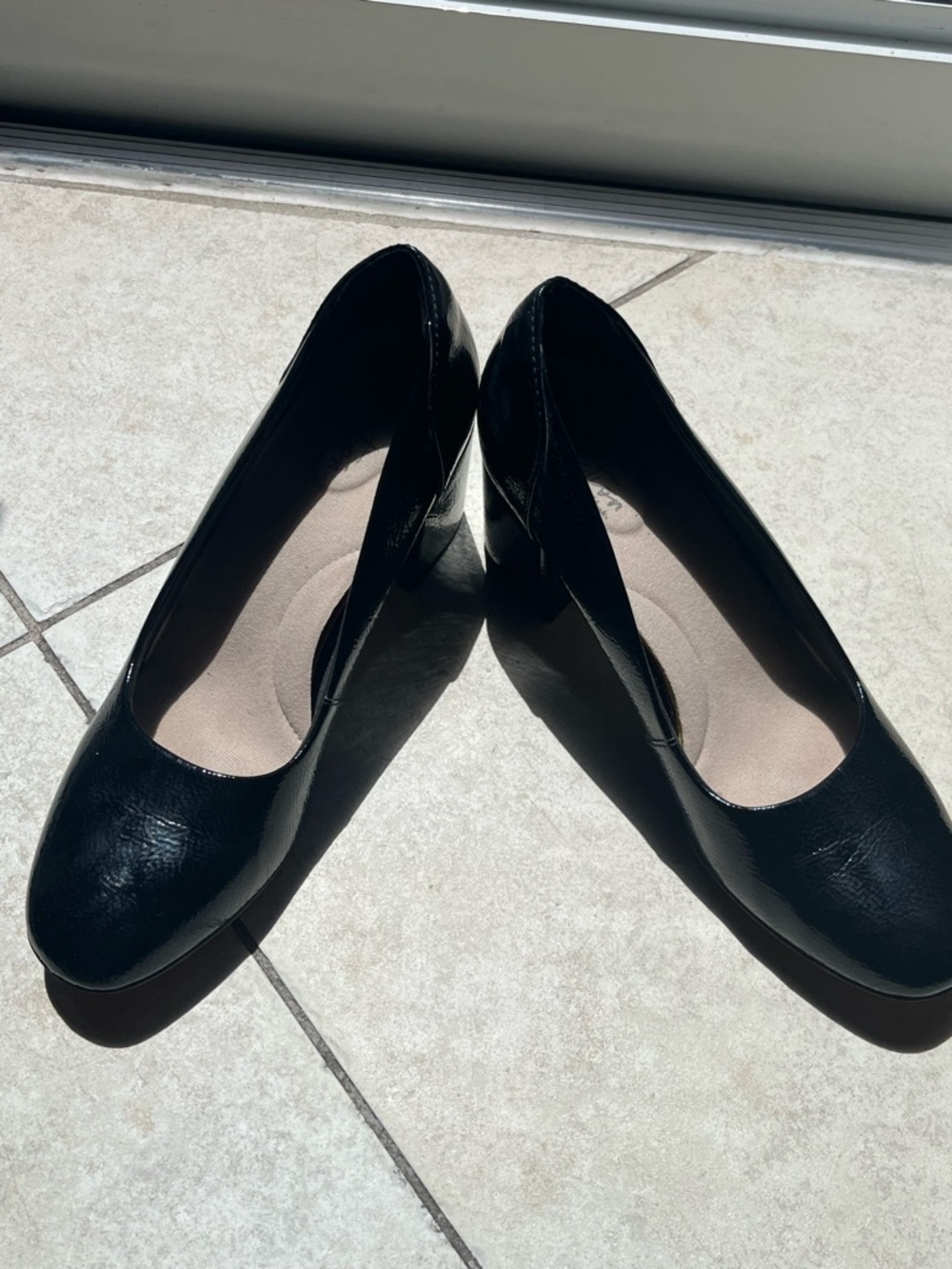 Classic Black Women's Block Heel Pumps Size 9 Black patten - Picture 6 of 11